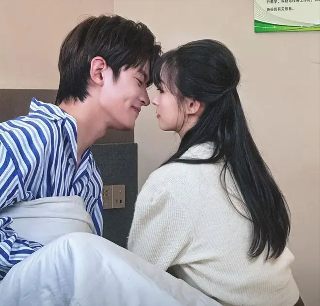 演员权益保护_影视拍摄沟通_娱乐圈男星被潜图片